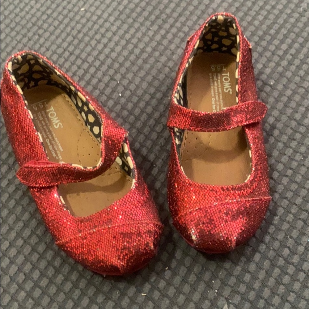 Toms red glitter Mary Jane shoes T5.5